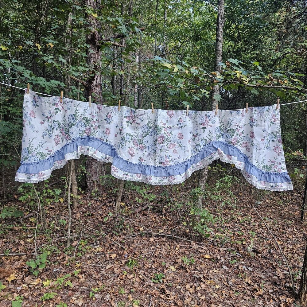 Vintage JCPenney White Floral Valance with Blue Lace Ruffle